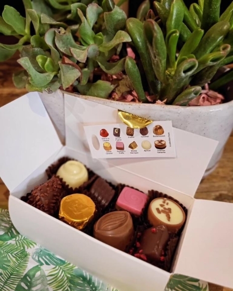 finest belgian chocolate box for same day delivery in BR