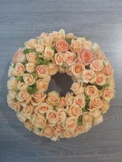 Peach Roses Wreath