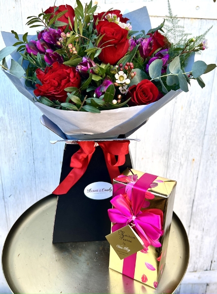 Six Roses Bouquet & Belgian Chocolates