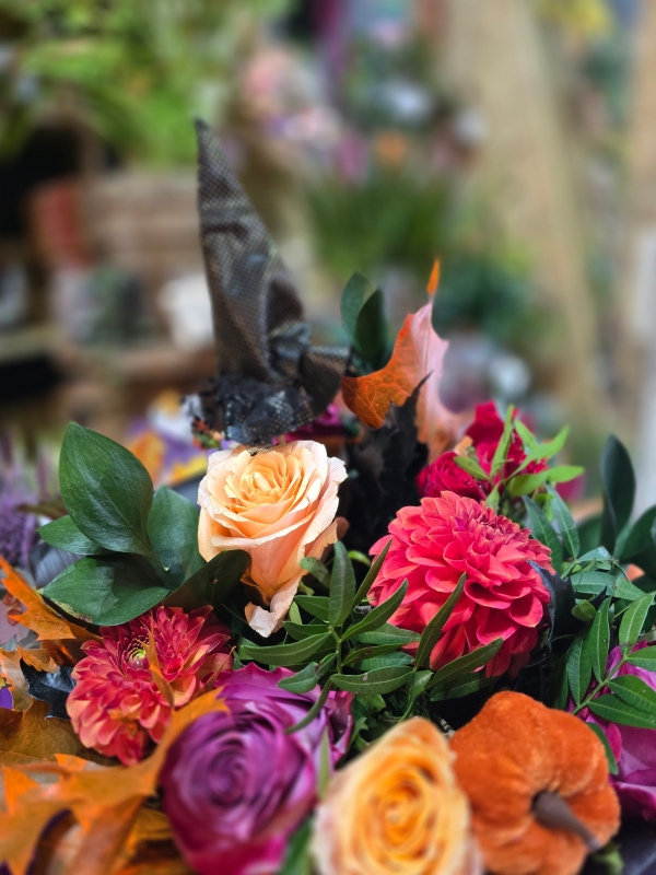 Halowwen flower gift for Bromley, Beckenham? Croydon, Biggin Hill, Elmers End areas