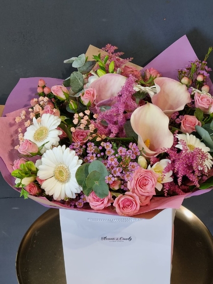 fresh flowers pink bouquet made by local florist in Hayes, Bromley, Kent for same day delivery in Shirley, West Wickham, Beckenham, New Beckenham, Crytal Palace, Penge, Norwood Juntion, Orpington, Chislehirst, Biggin Hill, Keston, Cony Hall,