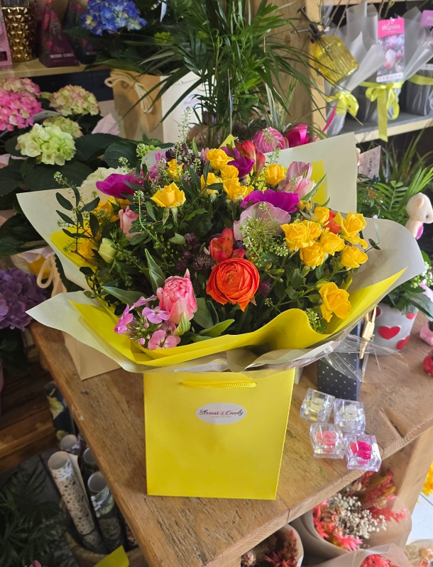 Mixed spring flowers bouquet from florist near BR2 BR1 BR3 BR4