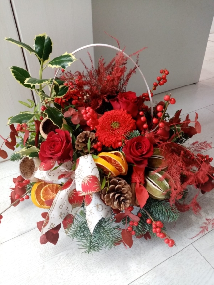 christmas basket flowers with fresh flowers