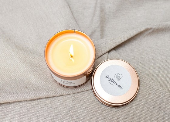 handmade copper soy wax candle made in Hayes, Bromley from Daydreamer colletion for same day delivery in BR1 BR2 BR3 BR4 BR5 BR6 BR7 SE25 CR2 CR8 CR9 CR00 SE12 SE6 SE9 TN16