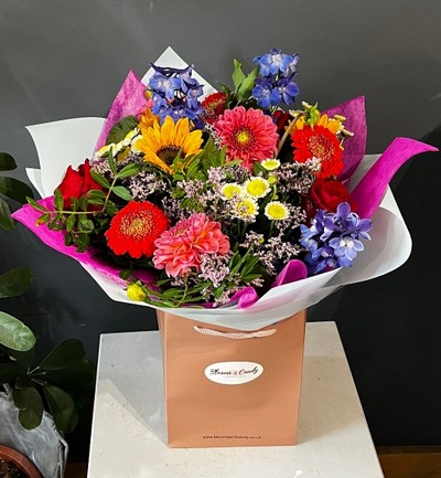 Summertime bouquet made by florist near me in Bromley, Beckenham, Croydon for flower delivery in BR1 BR2 BR3 BR4 BR5 BR6 BR7 BR8 TN16 cr0 CR2 cr3 CR4 CR5 CR6 cr7 cr8 SE25 