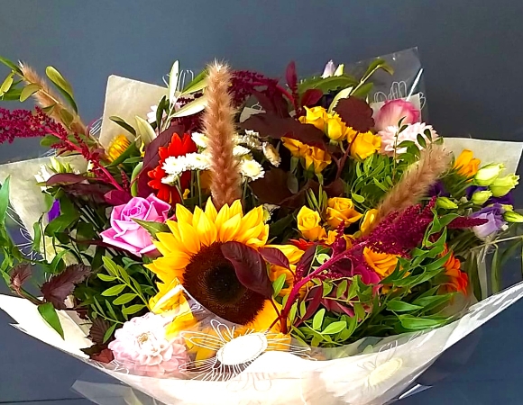 Stunning autumn flowers bouquet handmade by local florist in Hayes, Bromley, Kent, UK, West Wickham Hayes Keaton Cony Hall Elmers End New Addington Gravel Hill South Croydon Biggin Hill Bromley Bromley South Bromley North Penge  Anerey New Beckenham 