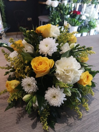 White and Yellow Posy