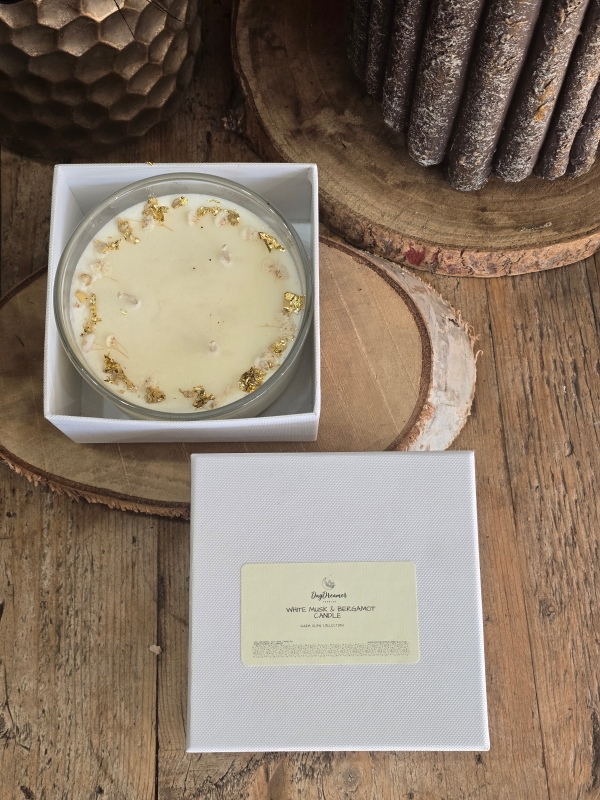 Handpoured in Hayes, Kent soy wax candle