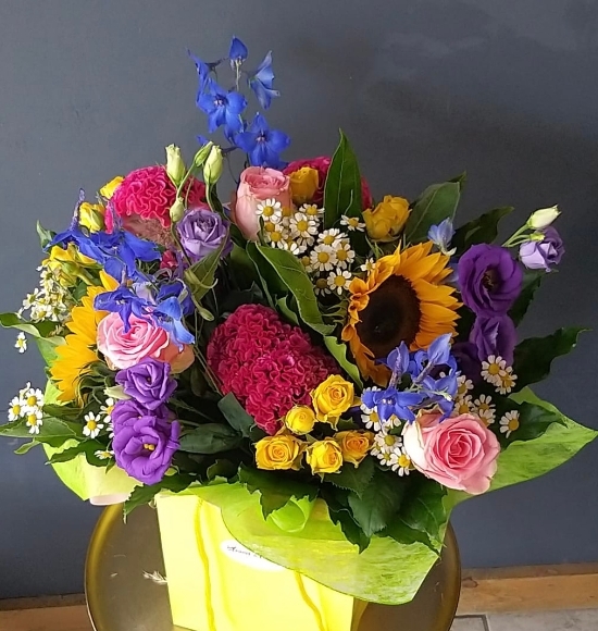 All the colours of the rainbow bouquet made of fresh cut flowers available for flower delivery in Bromley, Orpington, West Wickham, Shirley, Chislehurst, Pets Woods, Beckenham, Woodside, Eltham, Adiscombe, New Addington, Addington Village, Gravel Hill, Keaton, Biggin Hill, 