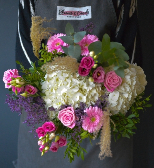luxury white hydrangeas and pink roses bouquet made by florist in Bromley, UK