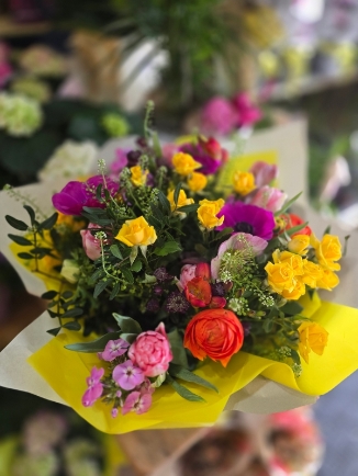 Mixed spring flowers bouquet from florist near BR2 BR1 BR3 BR4