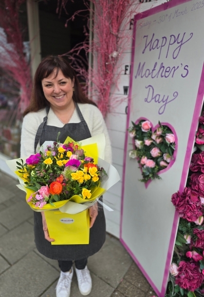 Mixed spring flowers bouquet from florist near BR2 BR1 BR3 BR4