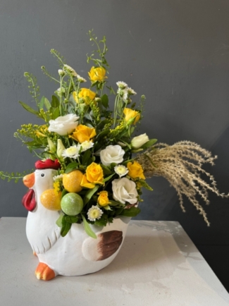 Chicken flowers arrangement made by florist in Hayes, Bromley, Kent for Easter delivery in Bromley, Beckenham, Croyb, West Wickham, Shirley, Nee Addington, Gravel Hill, Bromley South, Keston, Cony Hall, Addiscombe, Woodside, Elmers End, Penge, Bickley, 
