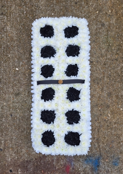 Chrysanthemums based brick with dots or any card can be done.