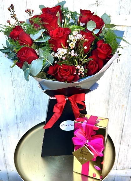 A dozen red roses for same day delivery in Bromley, Kent, Croydon, West Wickham, Shirley, Cony Hall, Orpington