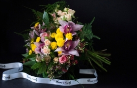 A pretty hand-tied bouquet of gorgeous orchids, delicate roses, lovely fillers, and luxurious foliage. Beautifully arranged with a luxury wrapping and hand-delivered with a personal message enclosed. Arrangem by florist in Bromley, West Wickham, Keston, Beckenham, perfect gift for Mothers Day 19th of March 2023