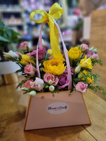 Flowers cardboard purse