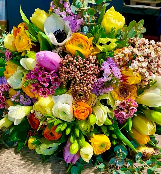 Spring luxury flowers posy handmade by local florist in Hayes, West Wickham, Shirley, Cony Hall, Keston, Beckenham, Bromley