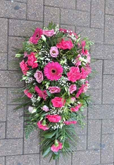 florist choice mixed pinks flowers spray made by florist in Hayes, Bromley, Kent, UK