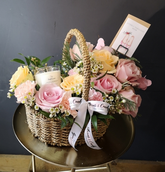 Amazing natural oval basket arrangement with pastel flowers and incorporated soya wax candle from our own collection @daydreamer made by florist in Hayes, Bromley, Kent