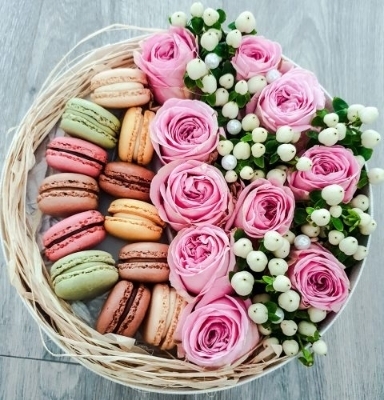 pink hat box with macaroons handmade by local florist in Bromley, same day delivery in BR