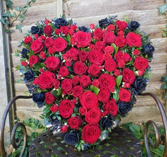 Red and black Roses Heart
