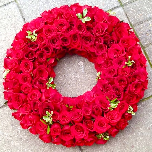 Red Rose Wreath