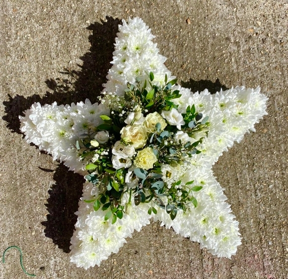  funeral star tribute based with chrysanthemums by local florist in Bromley, Kent, UK