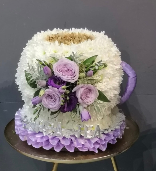 Cup of tea funeral tribute by #florist in #Bromley 